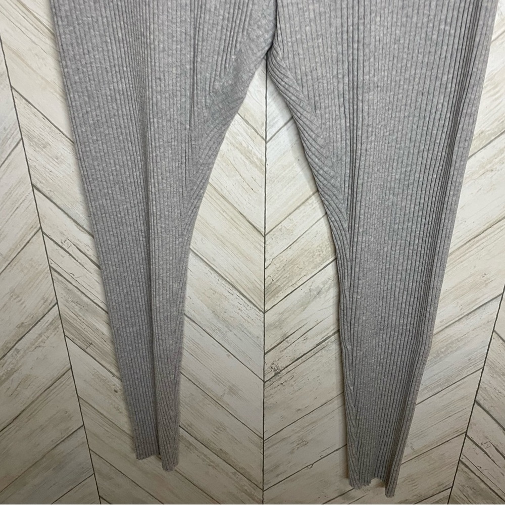 H&M Light Gray Ribbed Basics - Picture 4 of 5